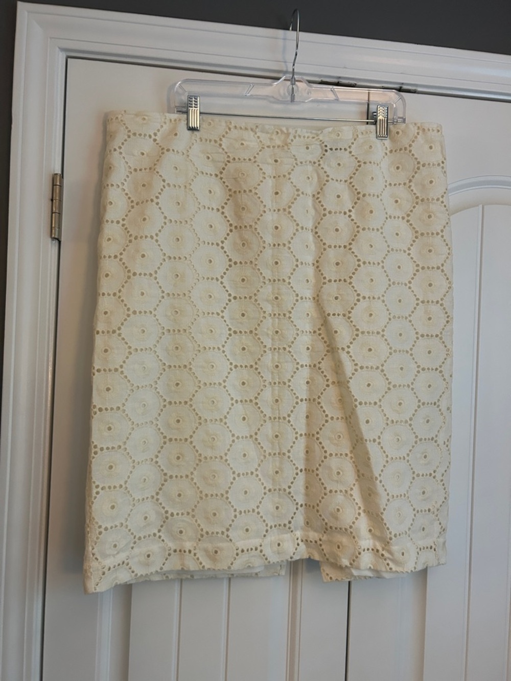 Ann Taylor Cream Eyelet Pencil Skirt